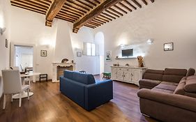 Incantevole Appartamento Banchi Di Sopra